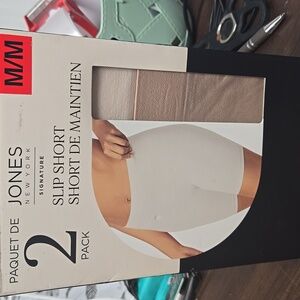 Jones New York Size M 2 Pack of Slip Shorts
